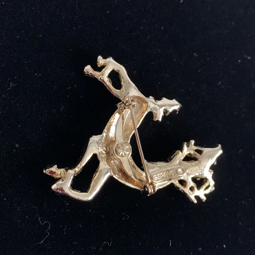 Gerry’s Reindeer Brooch Pin VTG Enamel Gold Tone Holly Leaves Berries Christmas
